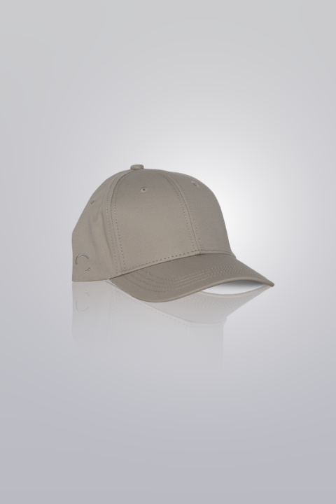 Beige baseball cap made from cotton twill. Classic fit.