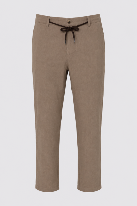 Men's Coastal Linen Pant in tan with a drawstring, button and zipper front closure, stretch side panels, and premium linen blend fabric.