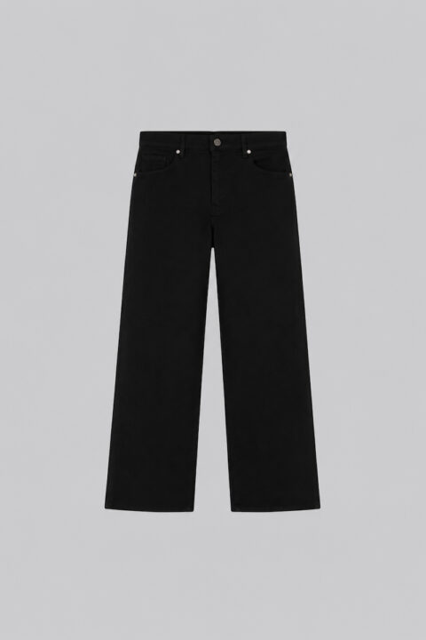 Men's Signature Wide Jean in black stretch cotton with Clubman branded hardware, front button and zipper closure, and classic five-pocket design.
