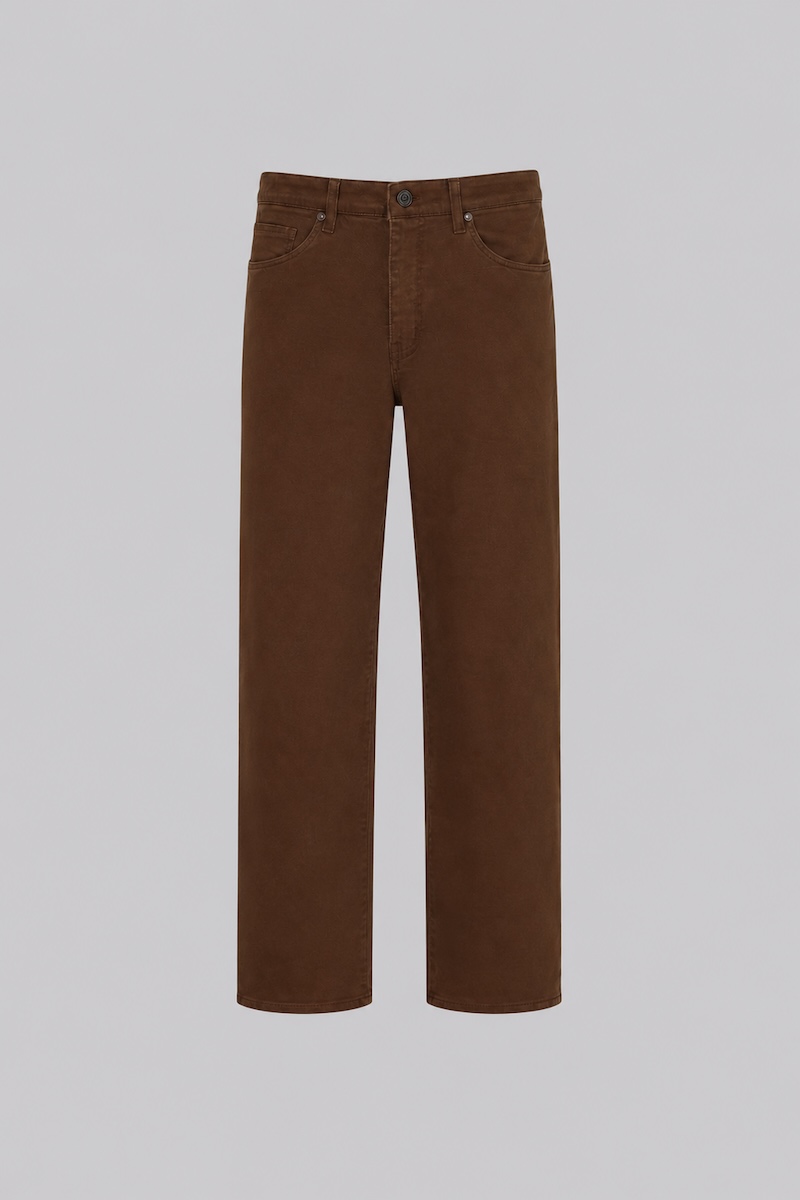 Classic Denim Jean Men's Classic Denim Jean in stretch cotton with Clubman branded hardware, front button and zipper closure, and classic five-pocket design.