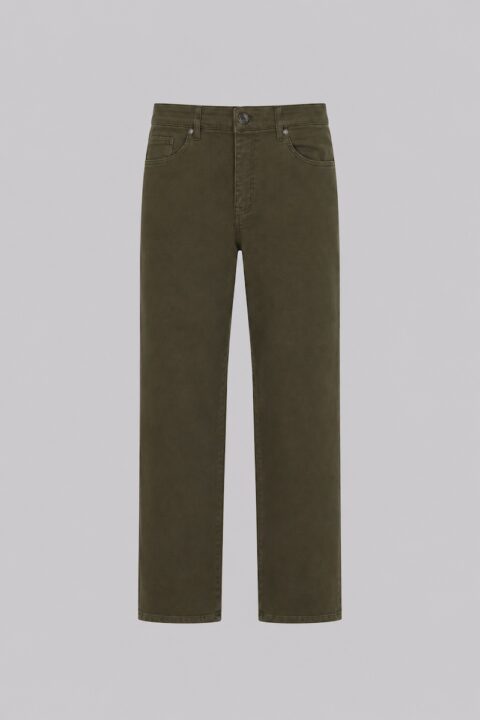 Men's Classic Denim Jean in stretch cotton with Clubman branded hardware, front button and zipper closure, and classic five-pocket design.